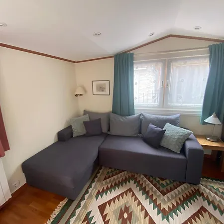 Gemuetliches Blockhaus Fusslaeufig Zur Messe Ганновер